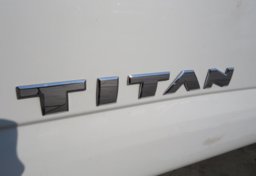 2017 Nissan Titan - Thumbnail 20