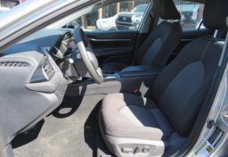 2019 Toyota Camry - Thumbnail 23