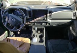 2022 Nissan Frontier - Thumbnail 6