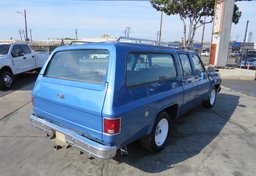 1975 Chevrolet SUBURBAN - Thumbnail 7