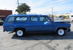 1975 Chevrolet SUBURBAN - Thumbnail 5