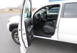 2021 Toyota Tacoma - Thumbnail 29