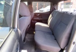 2017 Toyota Tacoma - Thumbnail 29