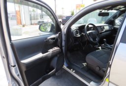 2017 Toyota Tacoma - Thumbnail 21