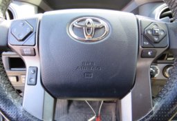 2017 Toyota Tacoma - Thumbnail 34