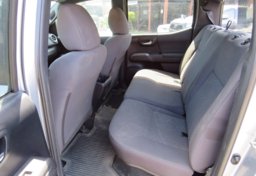 2017 Toyota Tacoma - Thumbnail 31