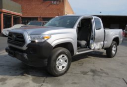 2019 Toyota Tacoma - Thumbnail 4