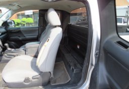 2019 Toyota Tacoma - Thumbnail 26