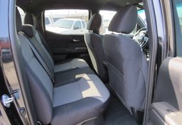 2021 Toyota Tacoma - Thumbnail 31