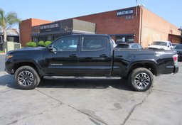 2021 Toyota Tacoma - Thumbnail 5