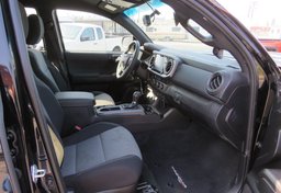 2021 Toyota Tacoma - Thumbnail 25