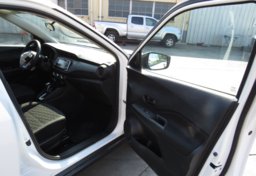 2021 Nissan Kicks - Thumbnail 19