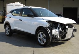 2021 Nissan Kicks - Thumbnail 3