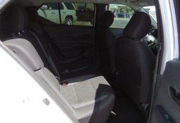 2020 Nissan Kicks - Thumbnail 29