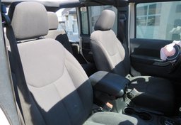 2016 Jeep Wrangler Unlimited - Thumbnail 19