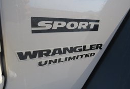2016 Jeep Wrangler Unlimited - Thumbnail 11