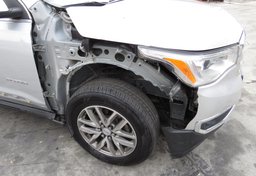 2017 GMC Acadia - Thumbnail 16