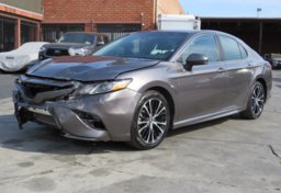2019 Toyota Camry - Thumbnail 3