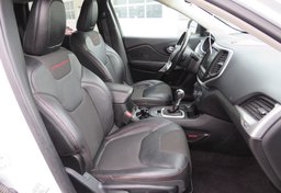 2018 Jeep Cherokee - Thumbnail 27