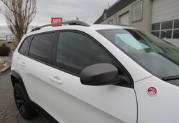 2018 Jeep Cherokee - Thumbnail 14