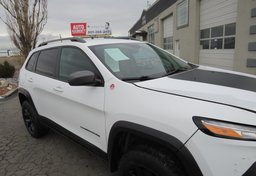 2018 Jeep Cherokee - Thumbnail 13
