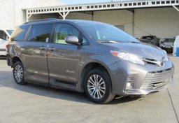 2018 Toyota Sienna - Thumbnail 4