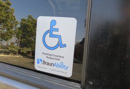 2018 Toyota Sienna - Thumbnail 17