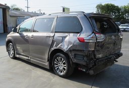 2018 Toyota Sienna - Thumbnail 8