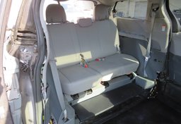 2018 Toyota Sienna - Thumbnail 32