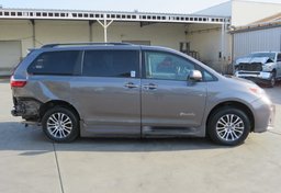 2018 Toyota Sienna - Thumbnail 6