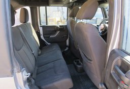 2015 Jeep Wrangler Unlimited - Thumbnail 28