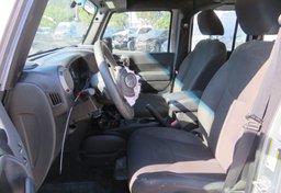 2015 Jeep Wrangler Unlimited - Thumbnail 21