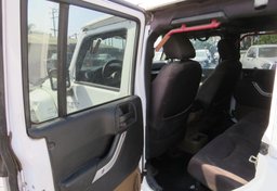 2015 Jeep Wrangler Unlimited - Thumbnail 20