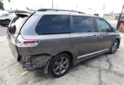 2016 Toyota Sienna - Thumbnail 9