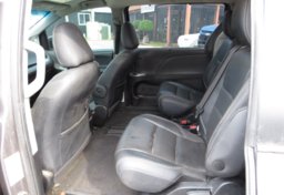 2016 Toyota Sienna - Thumbnail 26