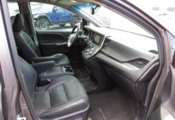 2016 Toyota Sienna - Thumbnail 24