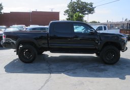 2020 Toyota Tacoma 4WD - Thumbnail 6