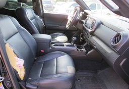 2020 Toyota Tacoma 4WD - Thumbnail 30