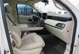 2018 Lincoln Navigator - Thumbnail 27