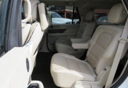 2018 Lincoln Navigator - Thumbnail 34