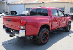 2018 Toyota Tacoma - Thumbnail 6