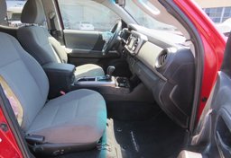 2018 Toyota Tacoma - Thumbnail 26