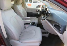 2019 Chrysler Pacifica - Thumbnail 26