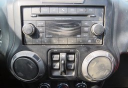 2013 Jeep Wrangler Unlimited - Thumbnail 32