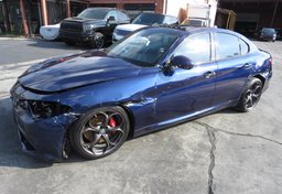 2017 Alfa Romeo Giulia - Thumbnail 1