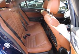 2017 Alfa Romeo Giulia - Thumbnail 29