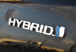 2016 Toyota Camry Hybrid - Thumbnail 17