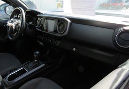 2017 Toyota Tacoma - Thumbnail 29