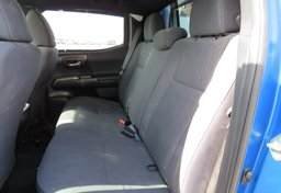 2017 Toyota Tacoma - Thumbnail 32