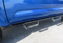 2017 Toyota Tacoma - Thumbnail 19